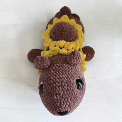 Capivara Girassol, vista alternativa 2 em croché