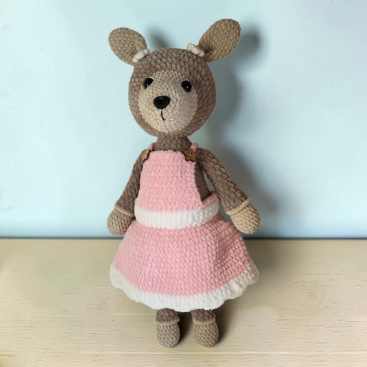 Ovelha com Vestido Rosa em croché
